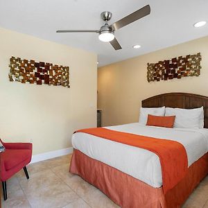 Small Queen Room